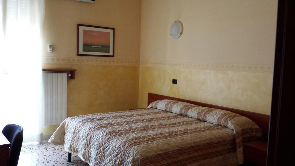 Hotel Frejus Collegno Buitenkant foto