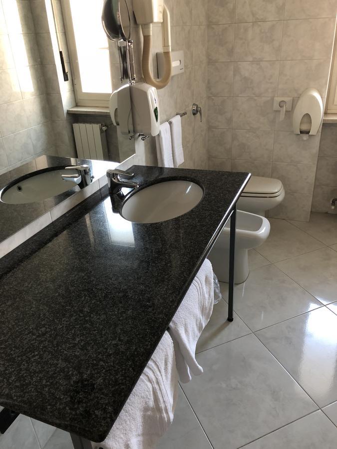 Hotel Frejus Collegno Buitenkant foto