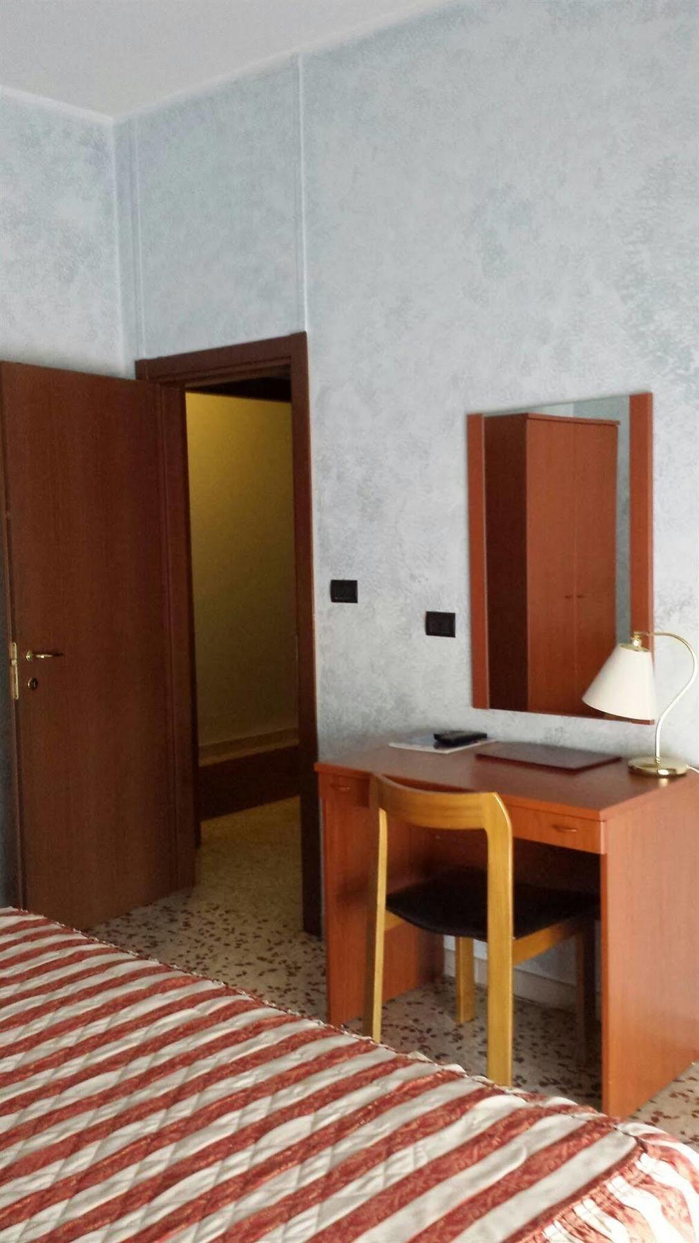 Hotel Frejus Collegno Buitenkant foto